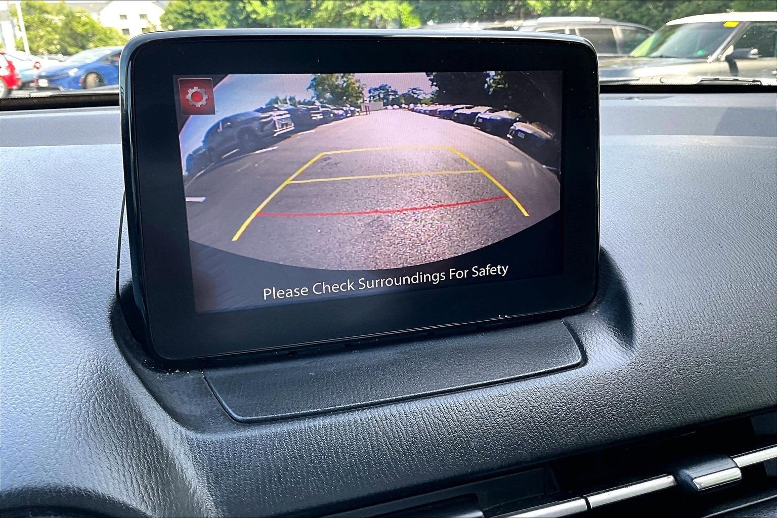 2020 Toyota Yaris Hatchback LE