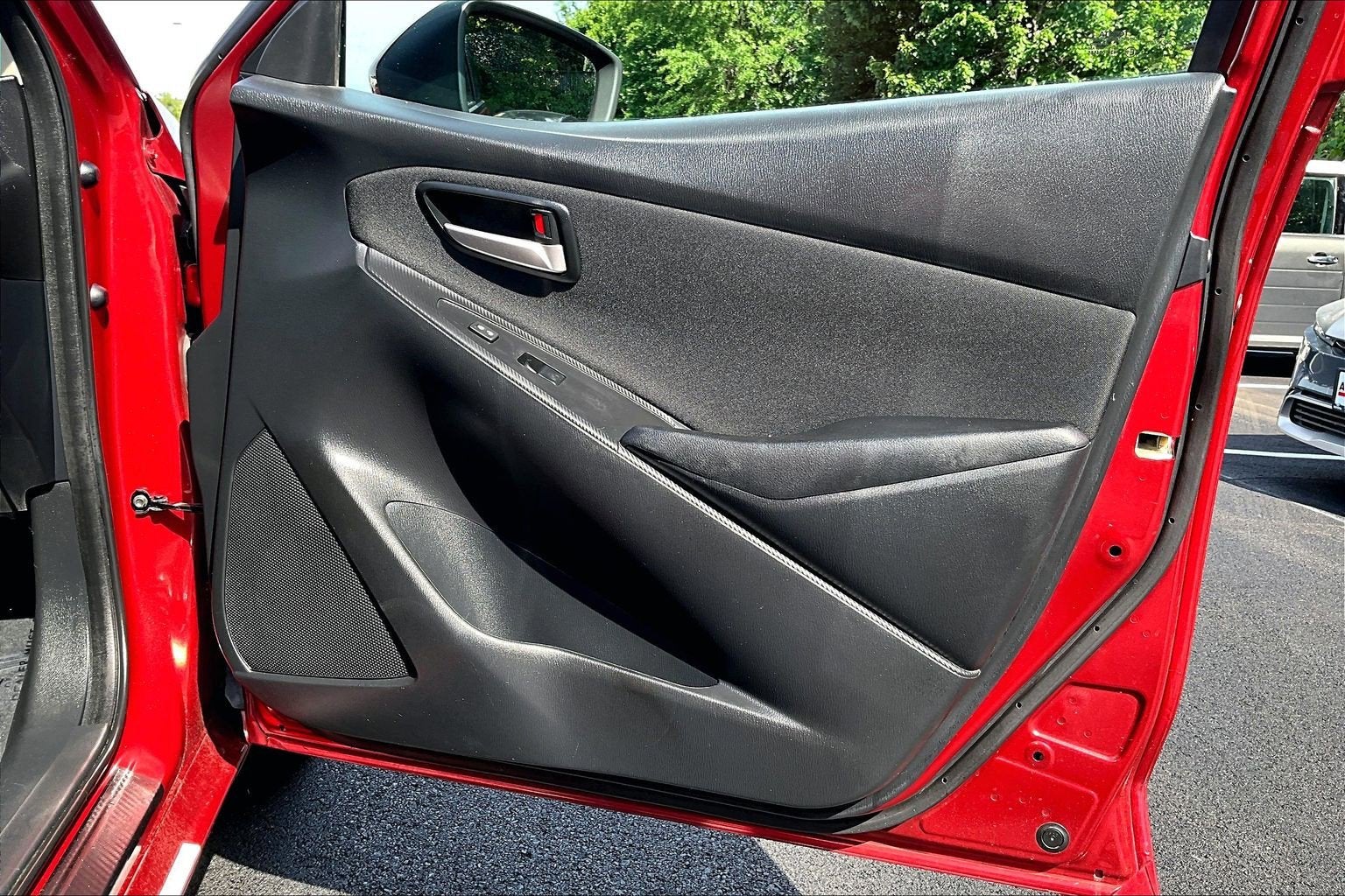 2020 Toyota Yaris Hatchback LE