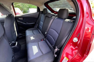 2020 Toyota Yaris Hatchback LE