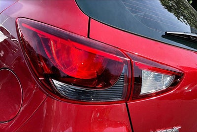 2020 Toyota Yaris Hatchback LE