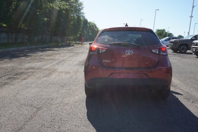 2020 Toyota Yaris Hatchback LE