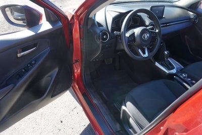 2020 Toyota Yaris Hatchback LE