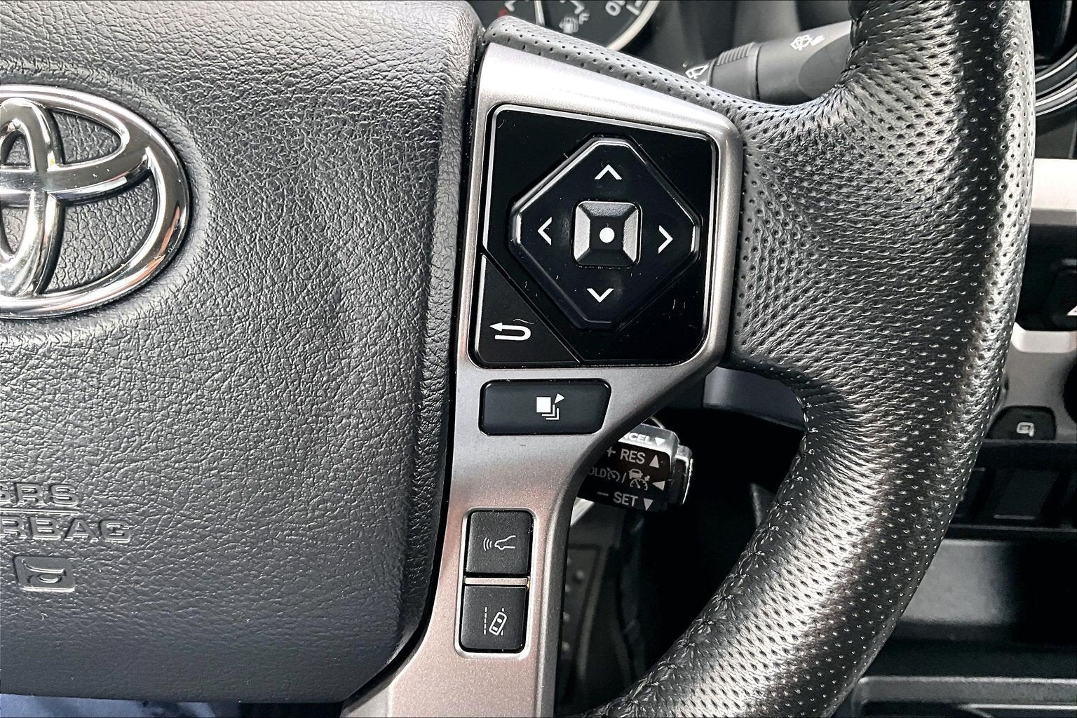 2022 Toyota Tacoma 4WD SR5