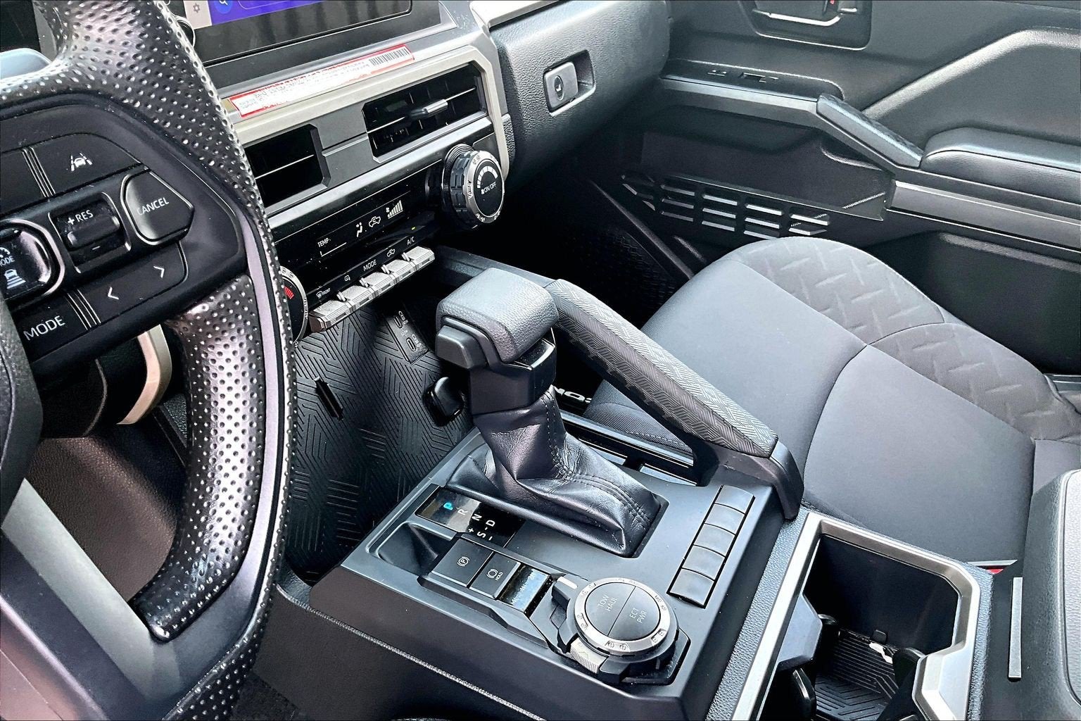 2025 Toyota Tacoma 4WD SR5