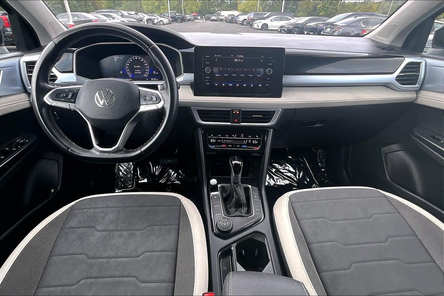 2025 Volkswagen Taos SE