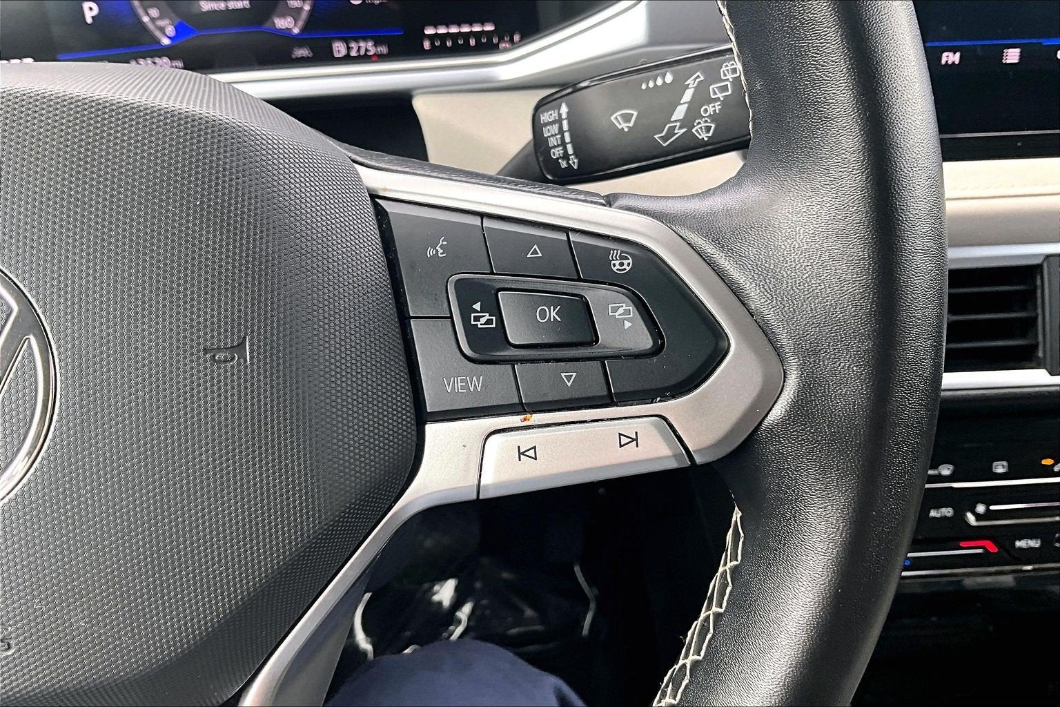 2025 Volkswagen Taos SE