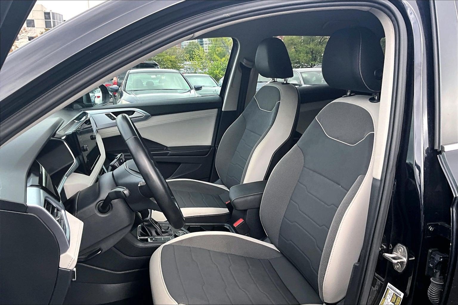 2025 Volkswagen Taos SE