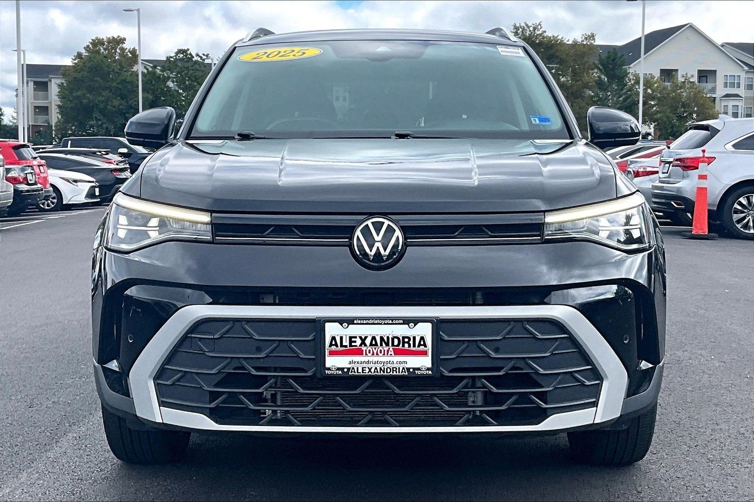 2025 Volkswagen Taos SE