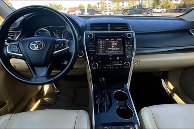 2017 Toyota Camry Hybrid XLE
