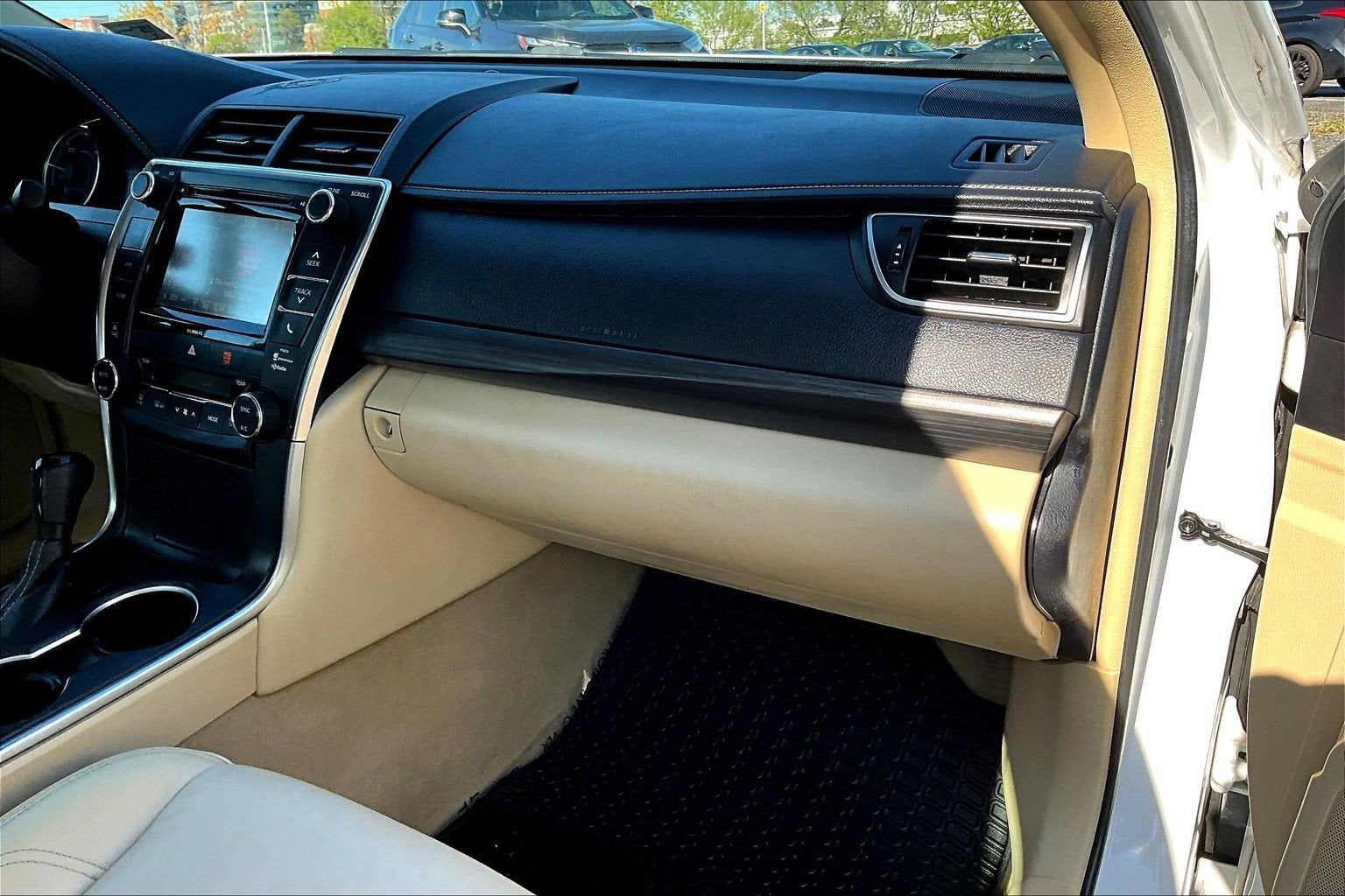 2017 Toyota Camry Hybrid XLE
