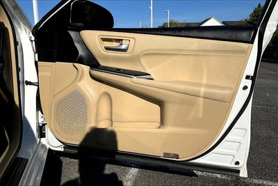 2017 Toyota Camry Hybrid XLE