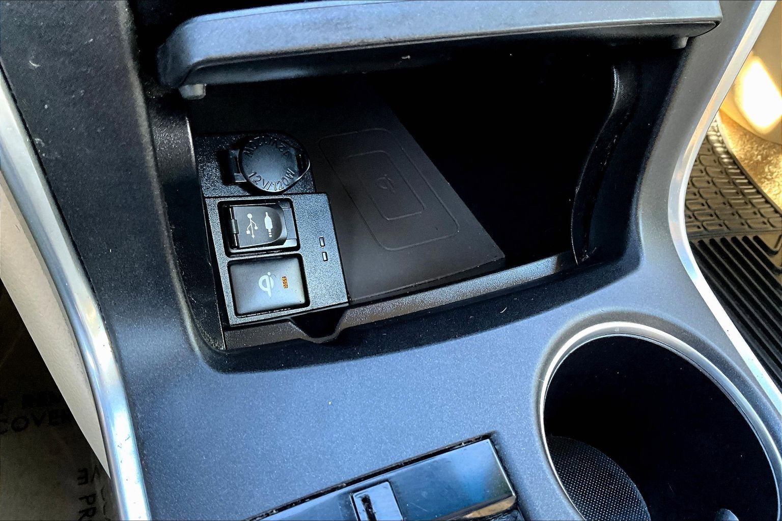 2017 Toyota Camry Hybrid XLE