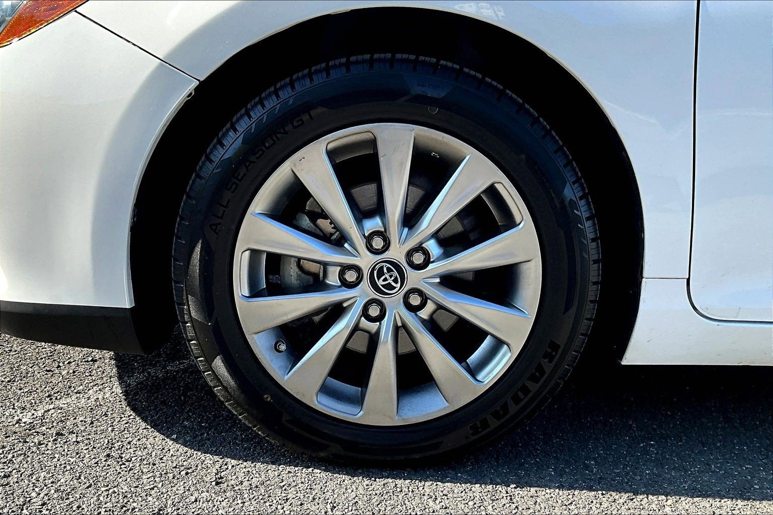 2017 Toyota Camry Hybrid XLE