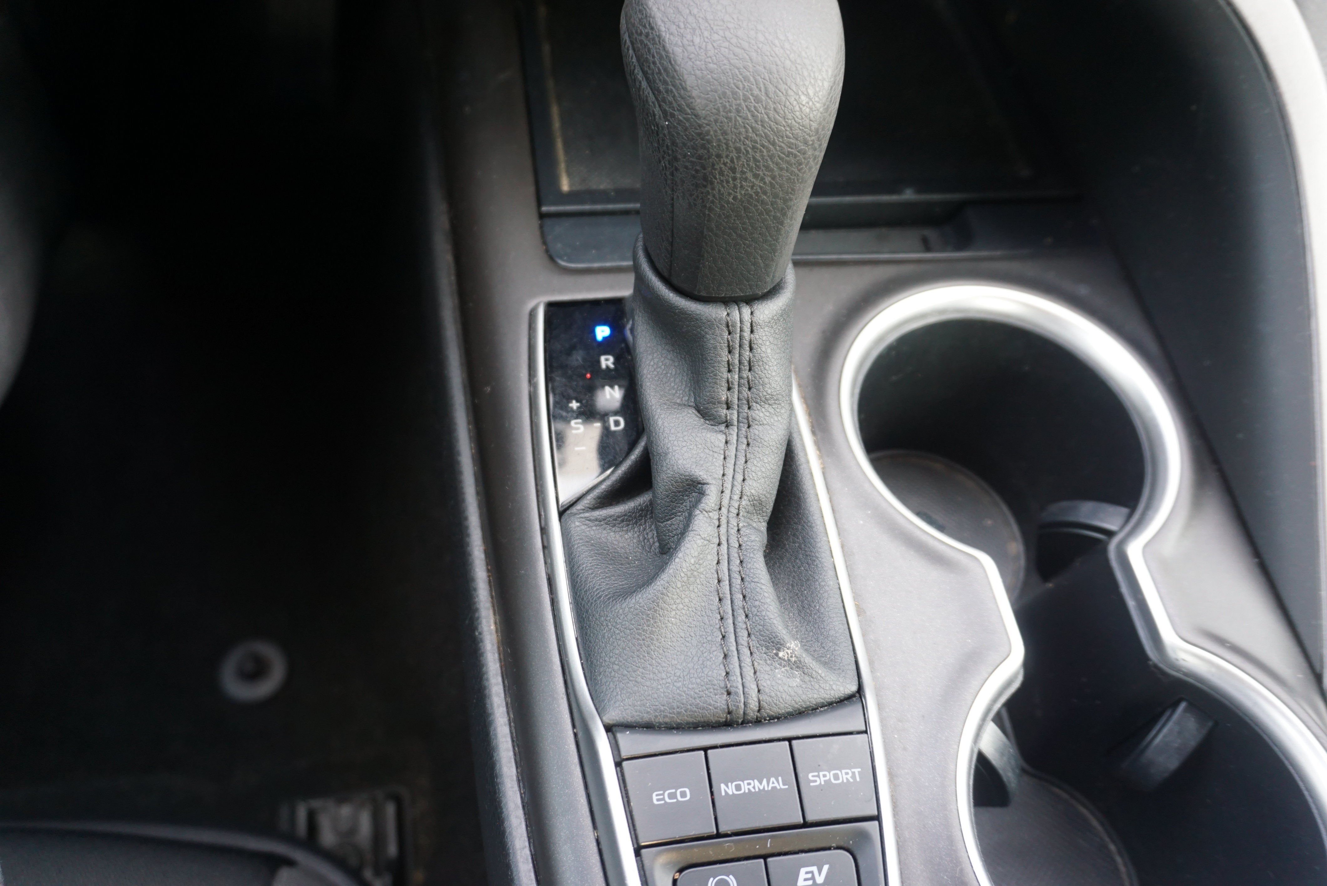 2023 Toyota Camry Hybrid LE
