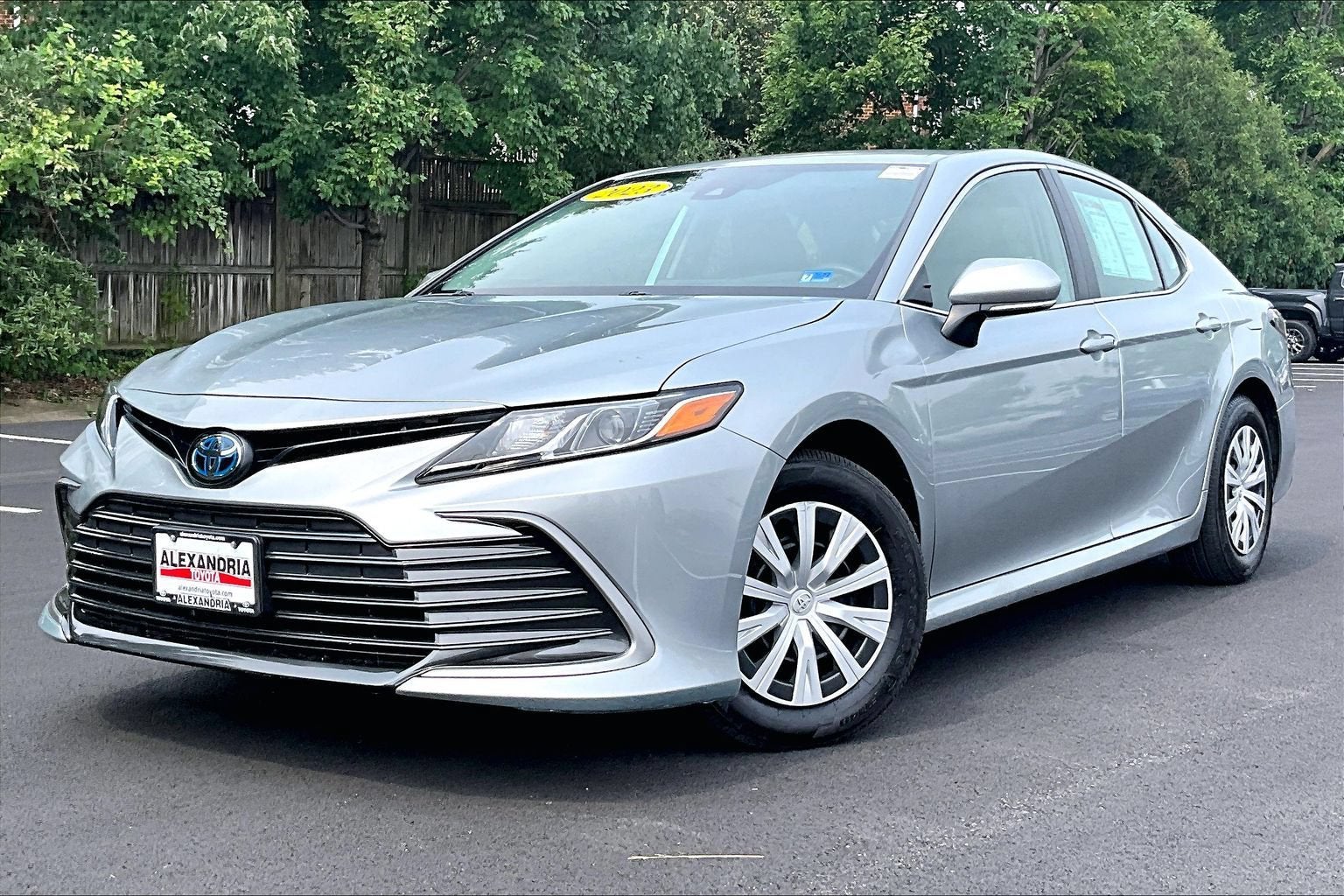 2023 Toyota Camry Hybrid LE