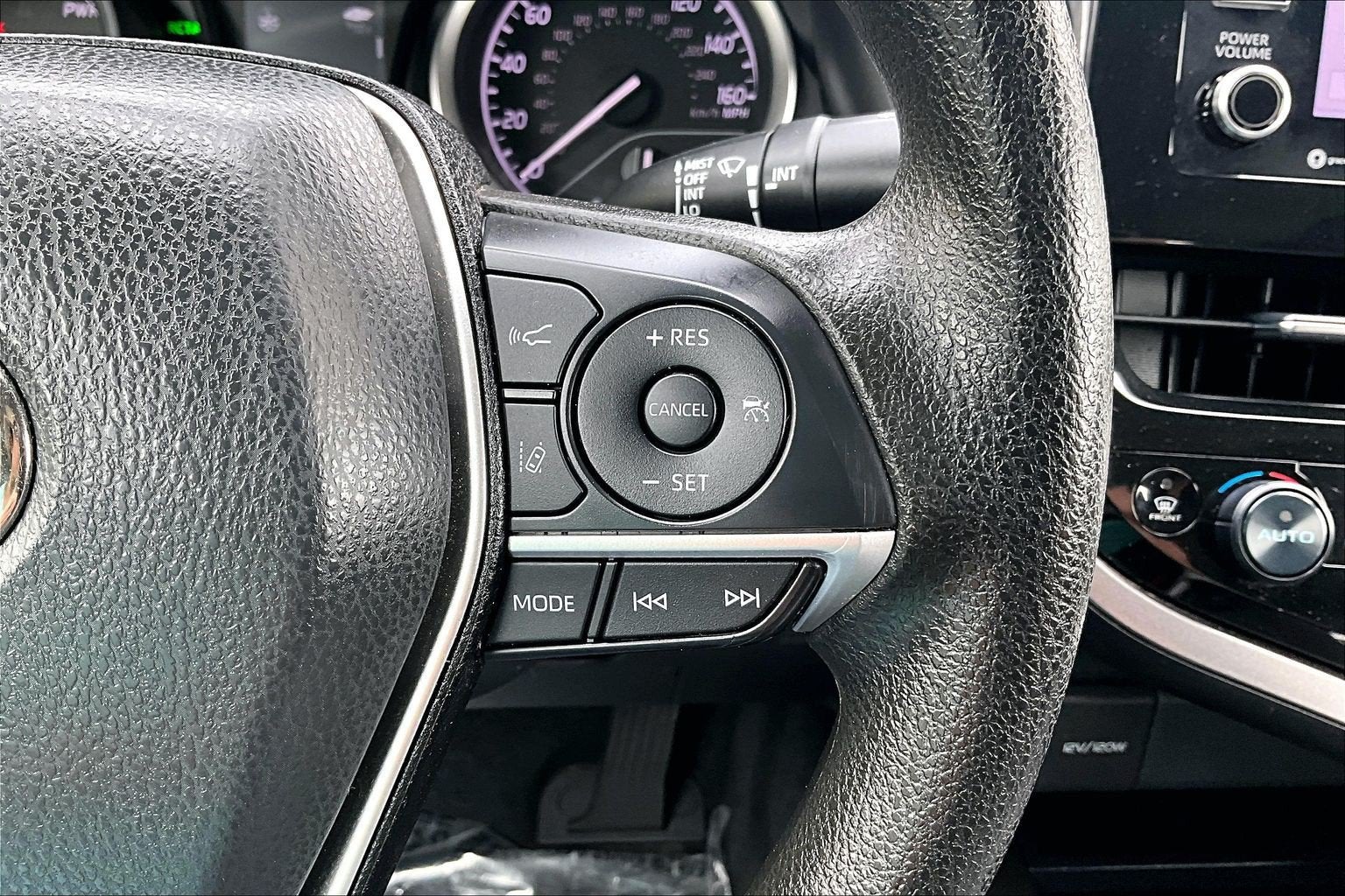 2023 Toyota Camry Hybrid LE