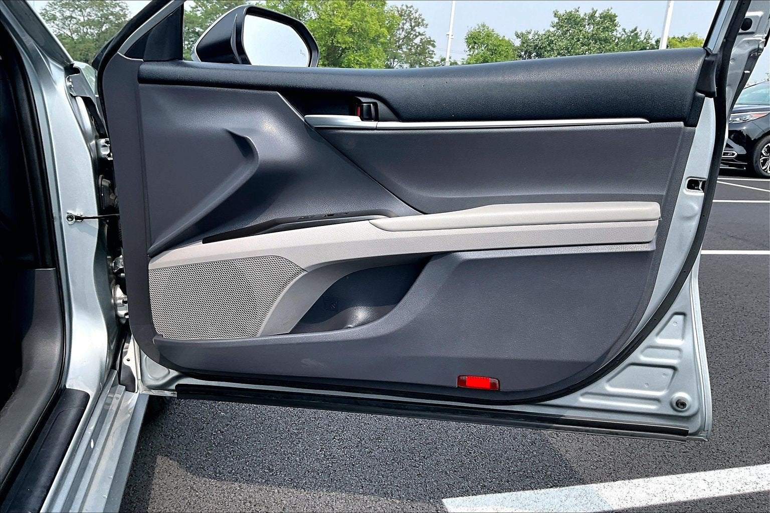 2023 Toyota Camry Hybrid LE