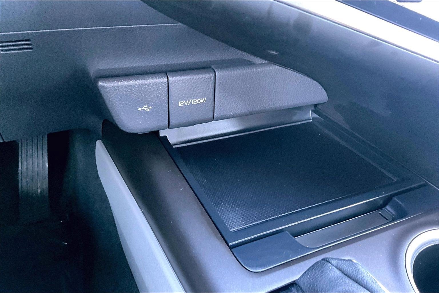 2023 Toyota Camry Hybrid LE