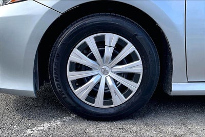 2024 Toyota Camry Hybrid LE