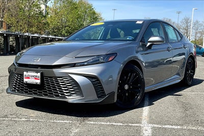 2025 Toyota Camry SE