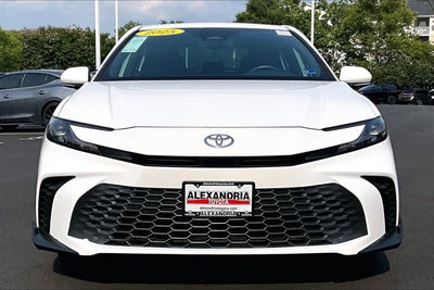 2025 Toyota Camry SE