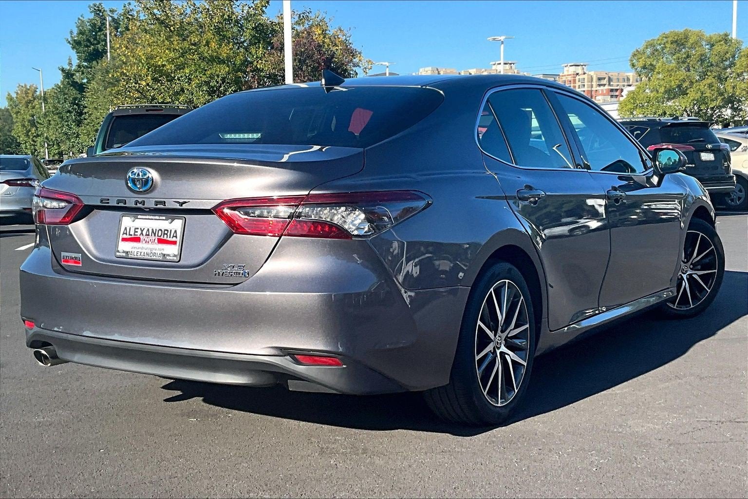 2022 Toyota Camry Hybrid XLE