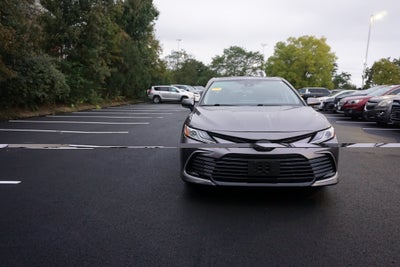 2022 Toyota Camry Hybrid XLE