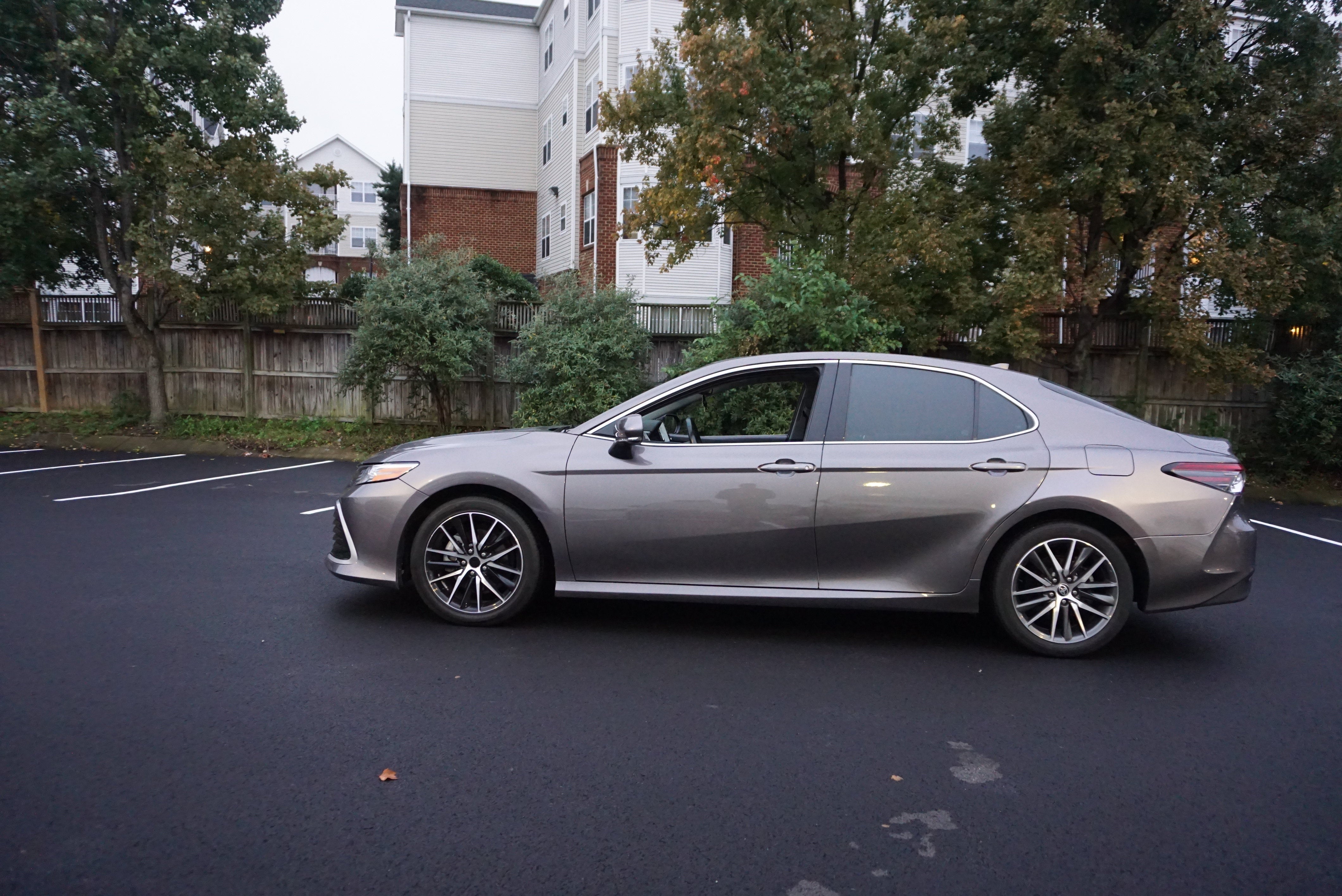 2022 Toyota Camry Hybrid XLE