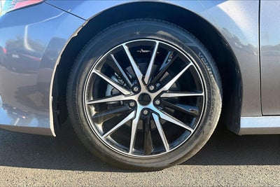 2022 Toyota Camry Hybrid XLE