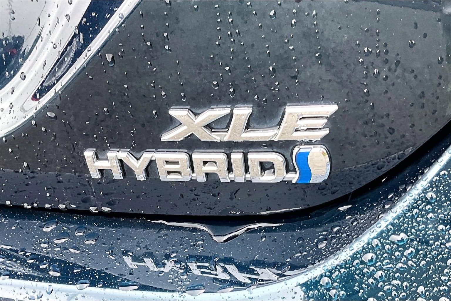2021 Toyota Camry Hybrid XLE
