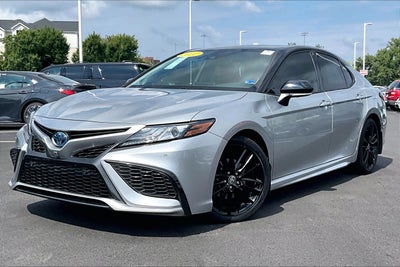 2022 Toyota Camry Hybrid XSE
