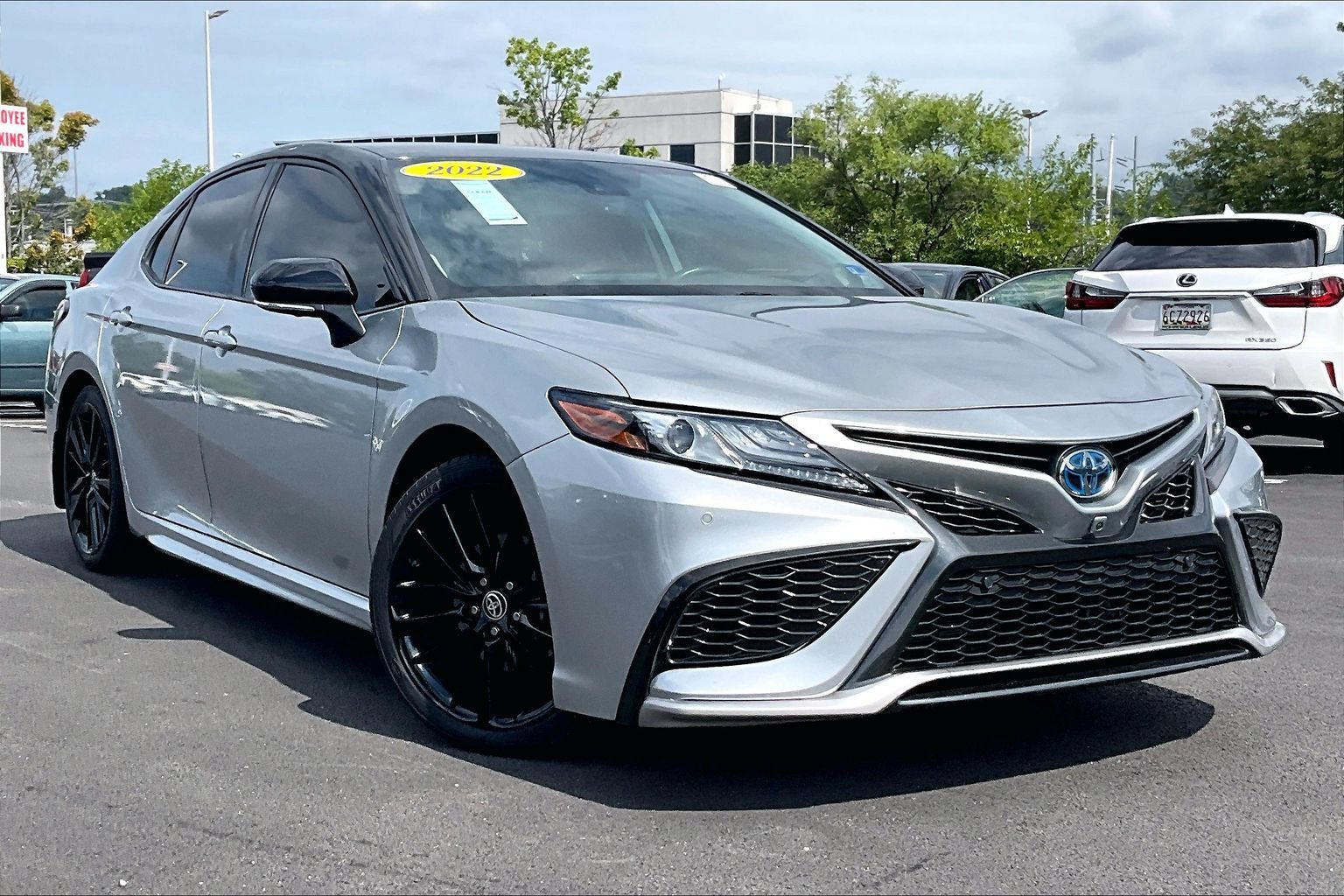 2022 Toyota Camry Hybrid XSE