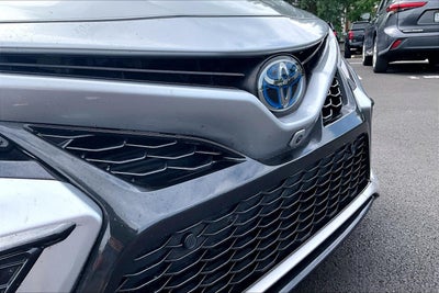 2022 Toyota Camry Hybrid XSE