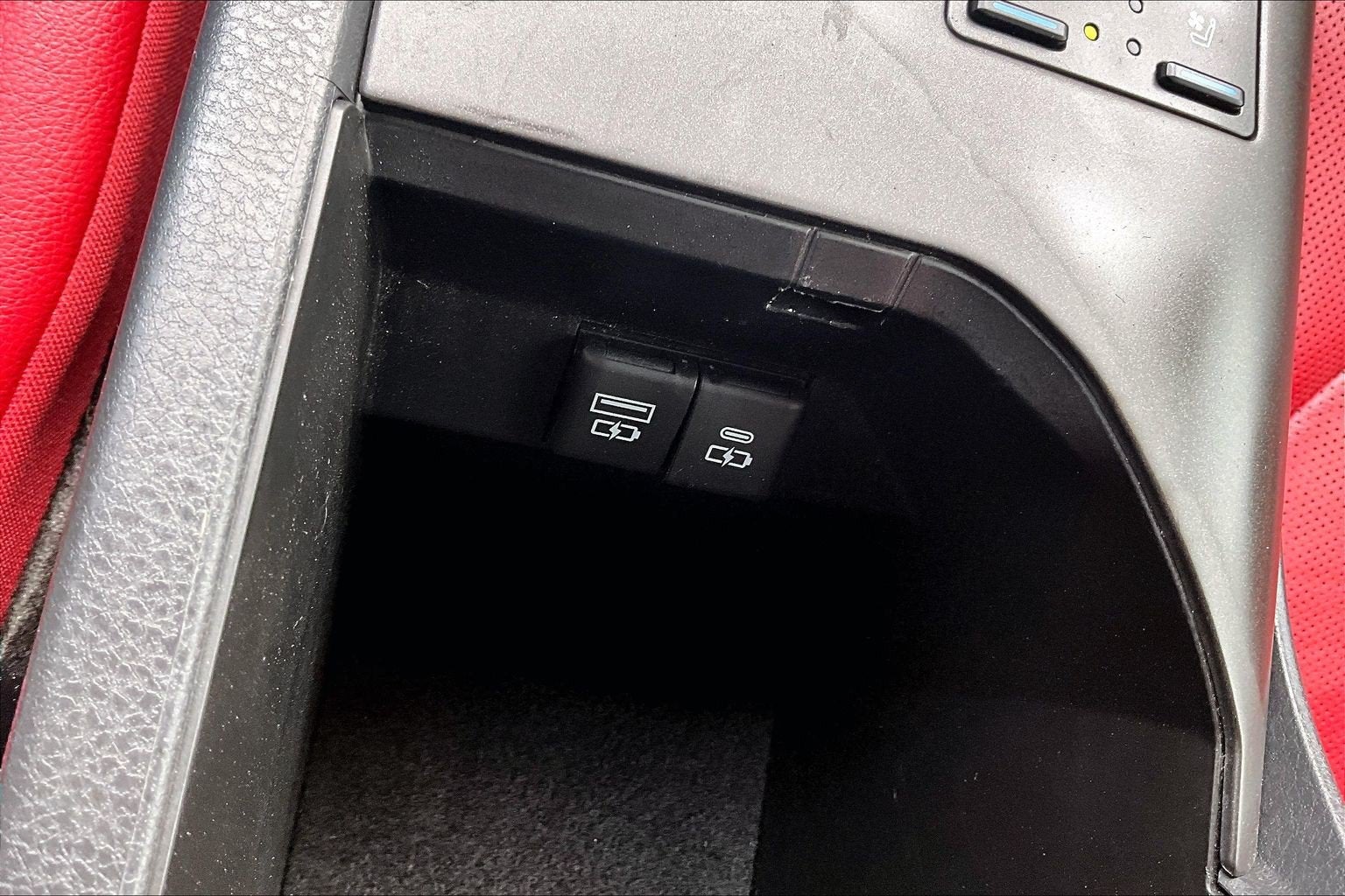 2022 Toyota Camry Hybrid XSE