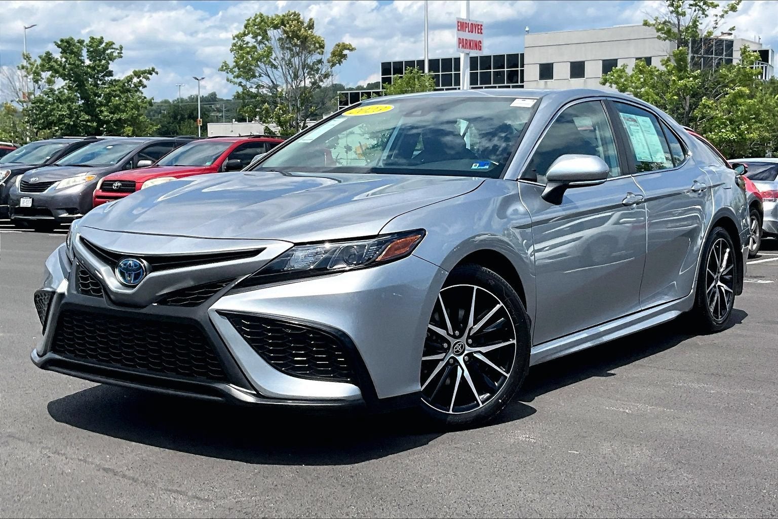 2023 Toyota Camry Hybrid SE