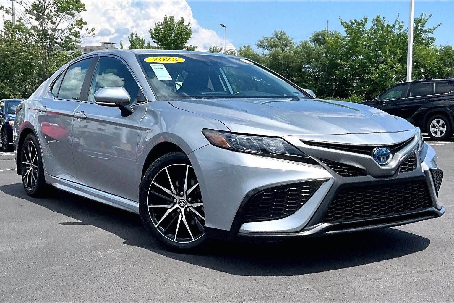 2023 Toyota Camry Hybrid SE