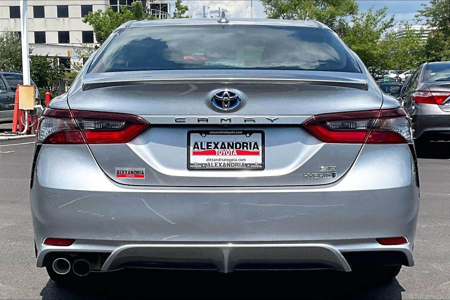 2023 Toyota Camry Hybrid SE
