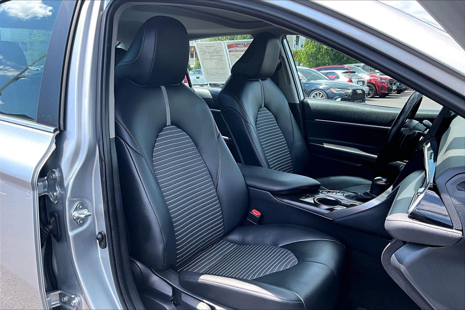 2023 Toyota Camry Hybrid SE