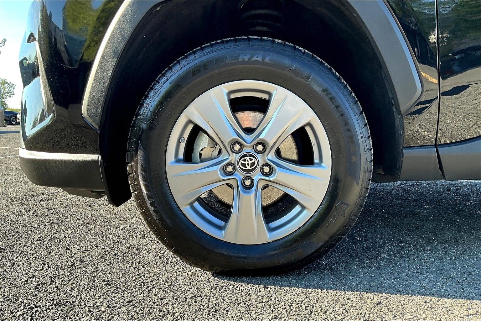 2023 Toyota RAV4 Hybrid LE