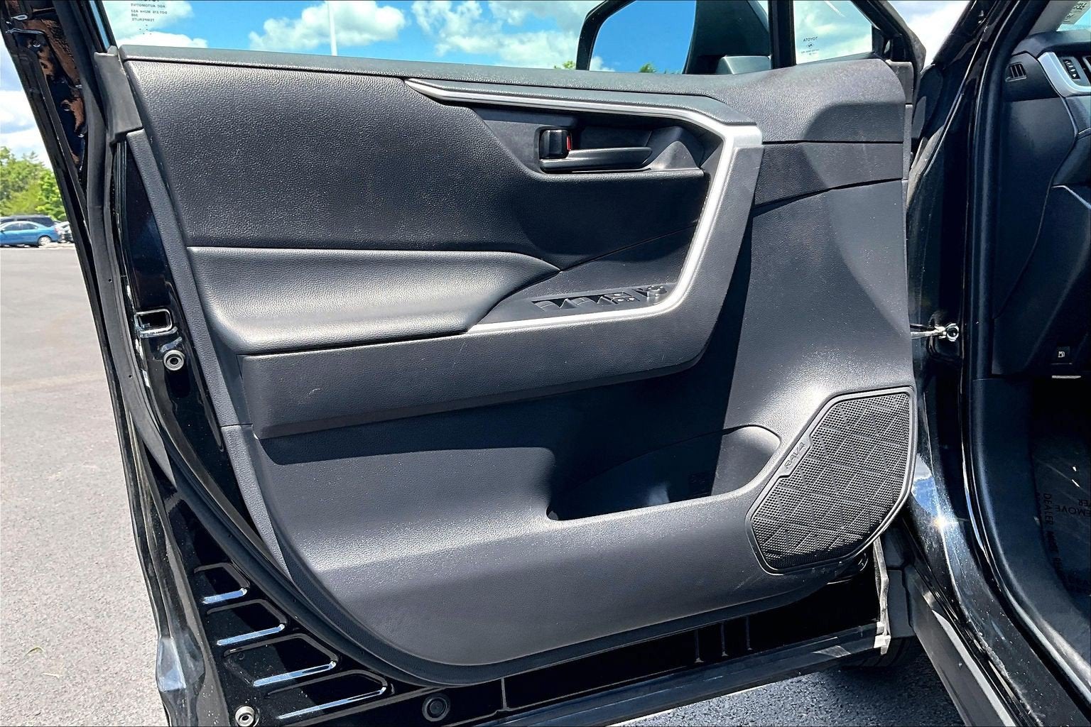 2022 Toyota RAV4 Hybrid LE