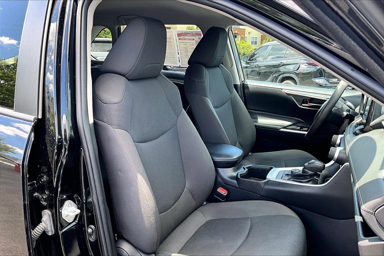 2022 Toyota RAV4 Hybrid LE