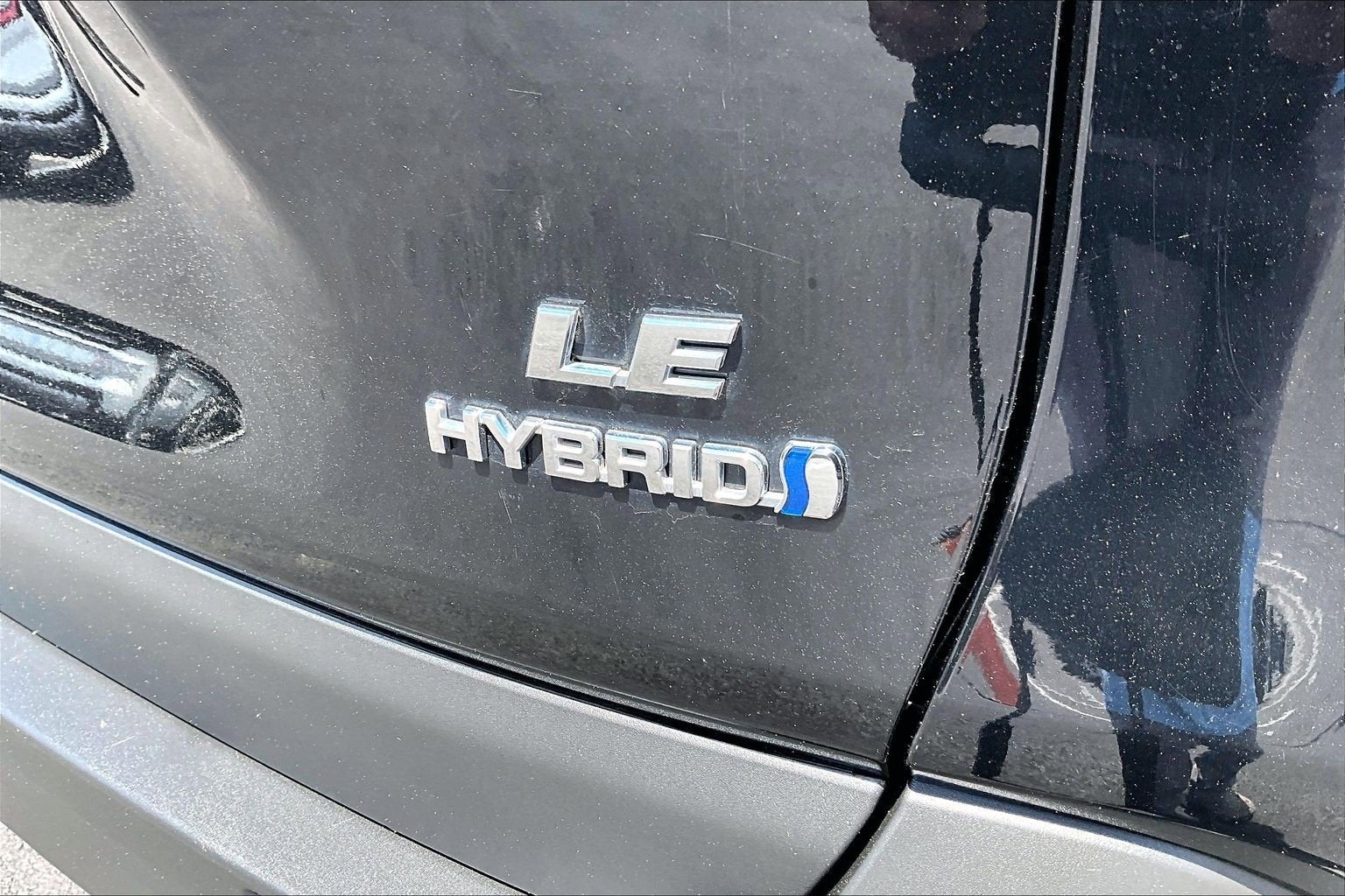2022 Toyota RAV4 Hybrid LE