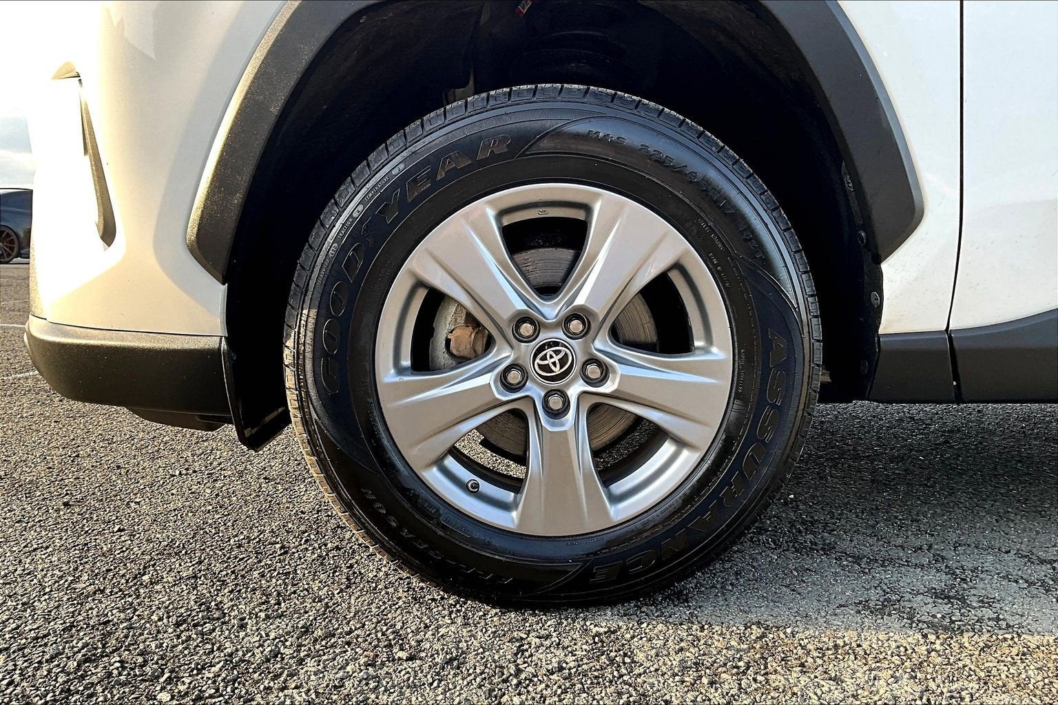 2022 Toyota RAV4 Hybrid LE