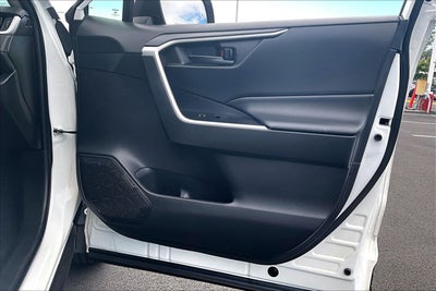 2022 Toyota RAV4 Hybrid LE