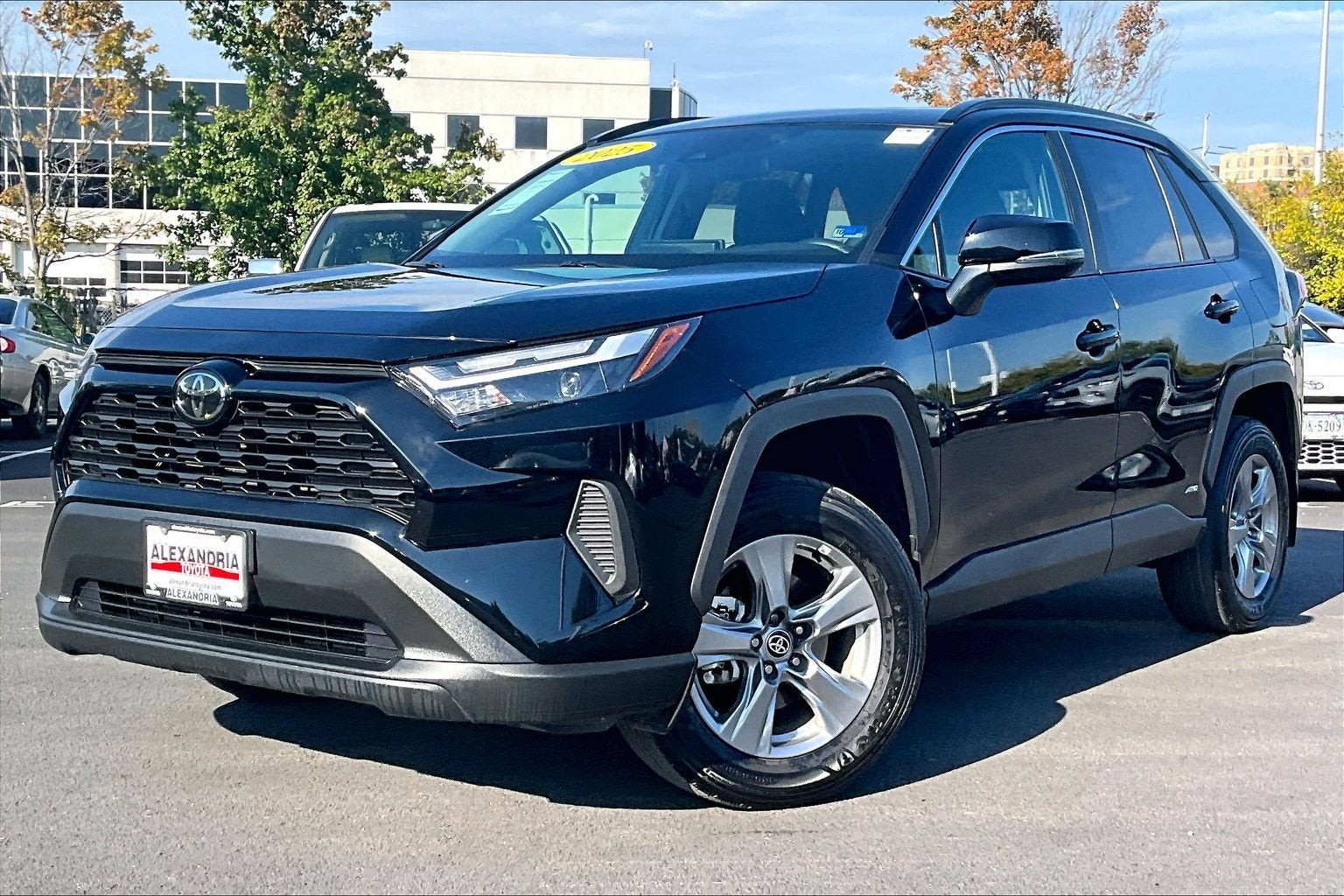 2025 Toyota RAV4 Hybrid XLE
