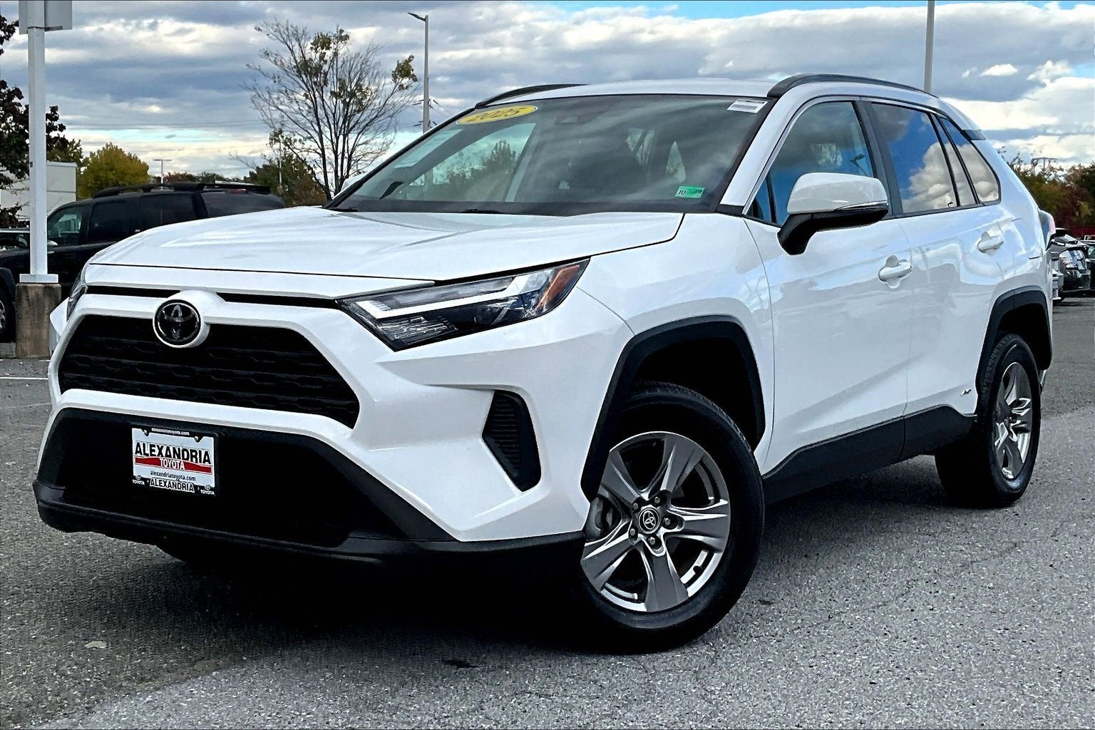 2025 Toyota RAV4 Hybrid XLE