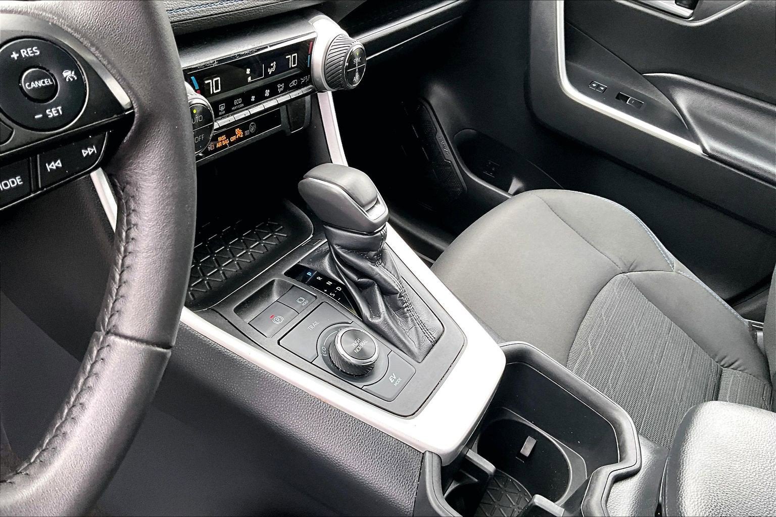 2023 Toyota RAV4 Hybrid SE