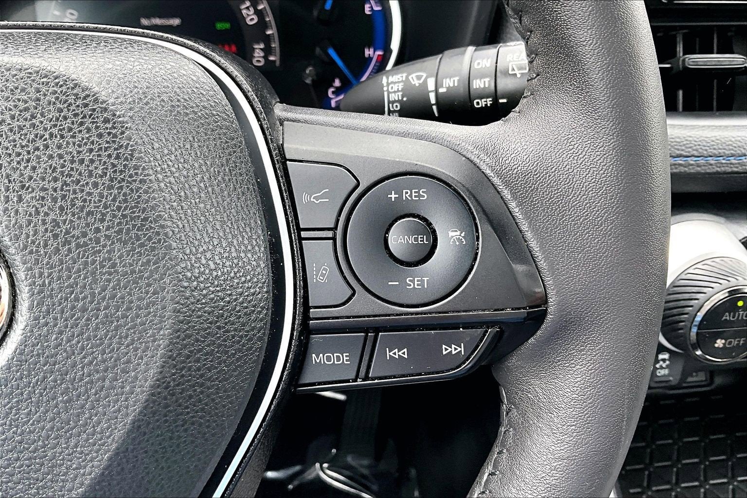 2023 Toyota RAV4 Hybrid SE