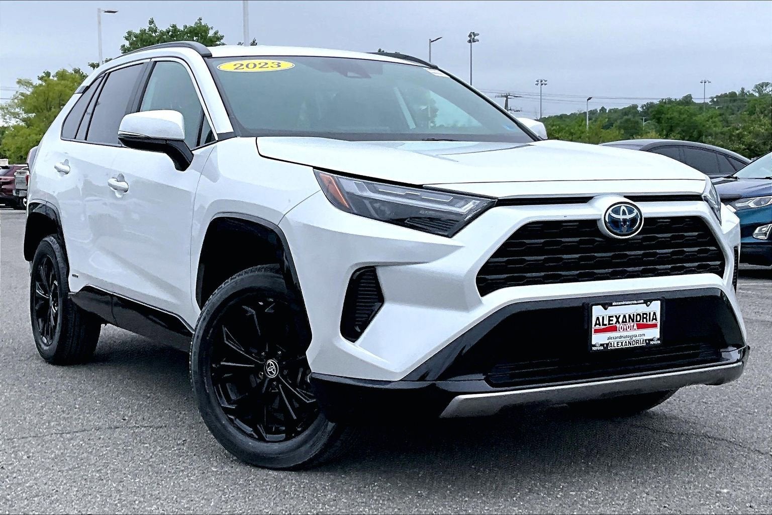 2023 Toyota RAV4 Hybrid SE