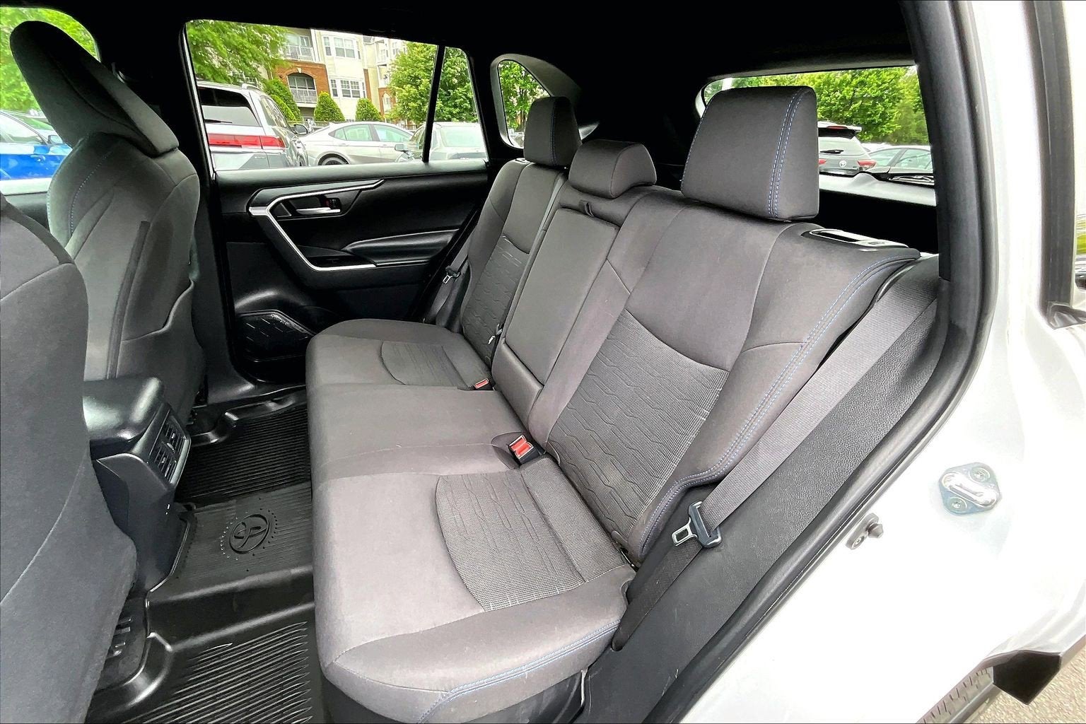 2023 Toyota RAV4 Hybrid SE